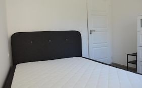 Quiet Residential Area B Taplan - 2 Bedroom And Living Room Apartment